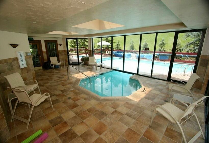 فندق Strawberry Park