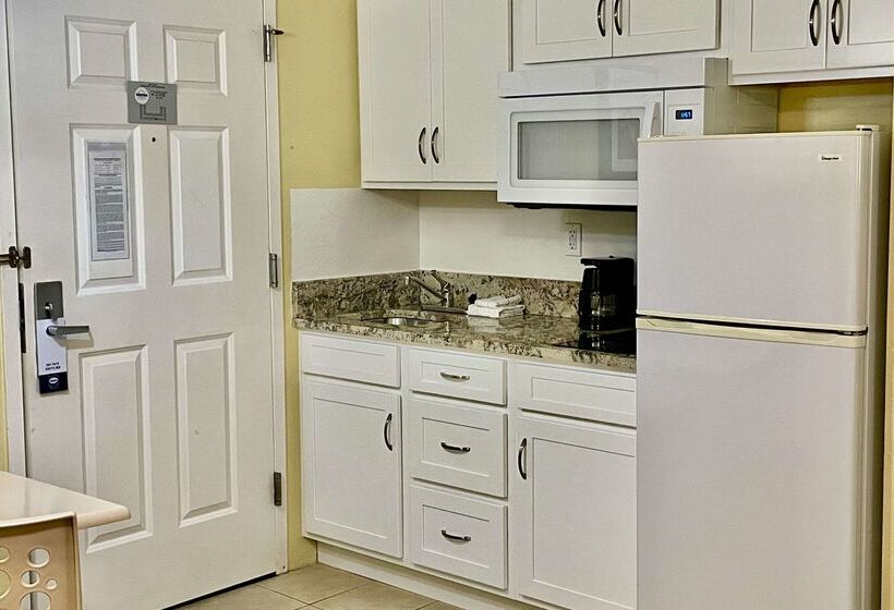 فندق Suburban Studios Fort Myers Cape Coral