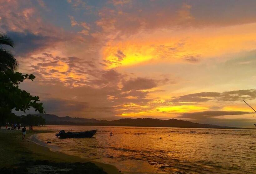 مبيت وإفطار Faith Glamping Dome Costa Rica