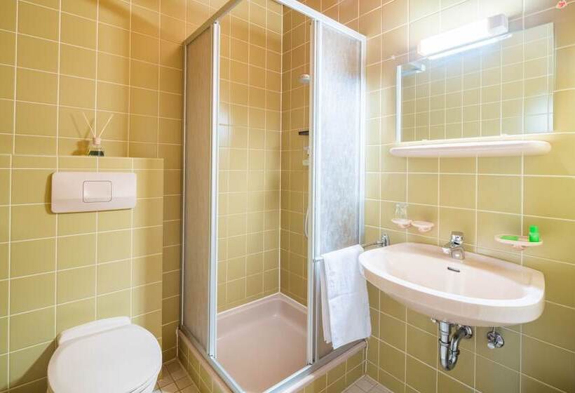 ホテル Gasthof Gruber