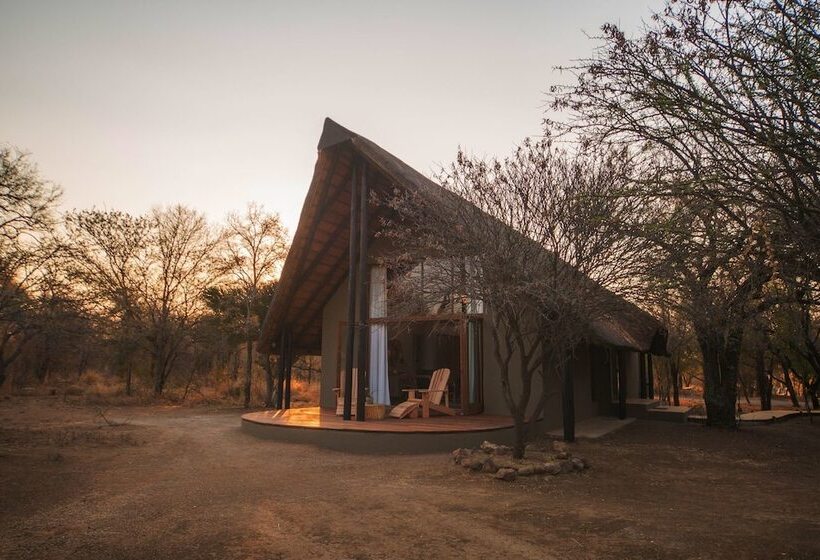 فندق Nkala Safari Lodge