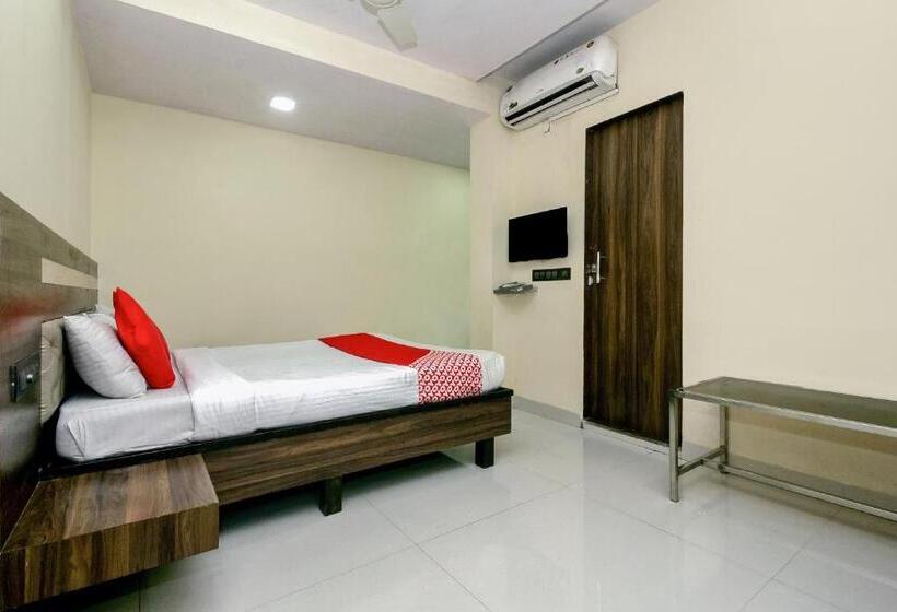 فندق Oyo 23656 Parimeet