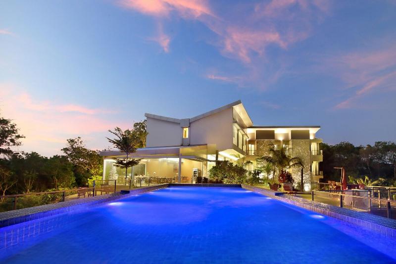 فندق Royal Ocean Resort Karimunjawa