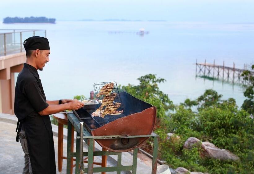 فندق Royal Ocean Resort Karimunjawa