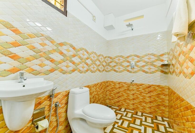 ホテル Vale Castle By Oyo Rooms