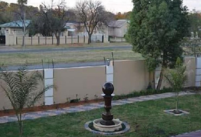 بنسيون Rochilla Guest House