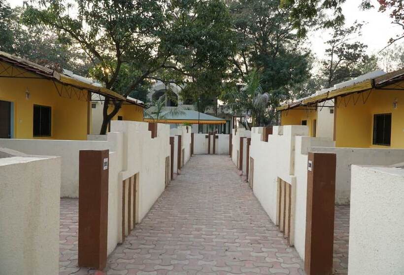 Курорт Neel Kanth Motels &
