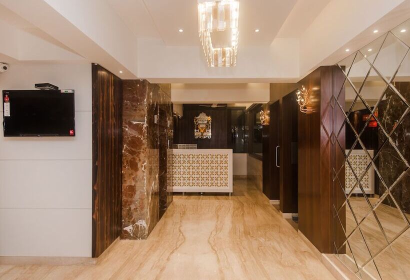 Отель Aditya Residency