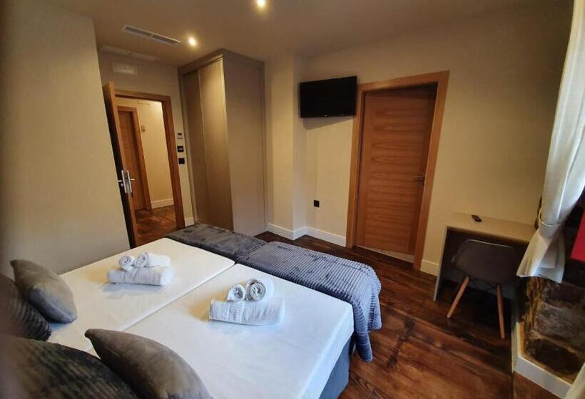فندق Albergue Casa Cuartel