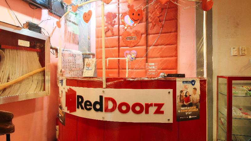 בית מלון כפרי Reddoorz @ P Florentino Street Sampaloc Manila