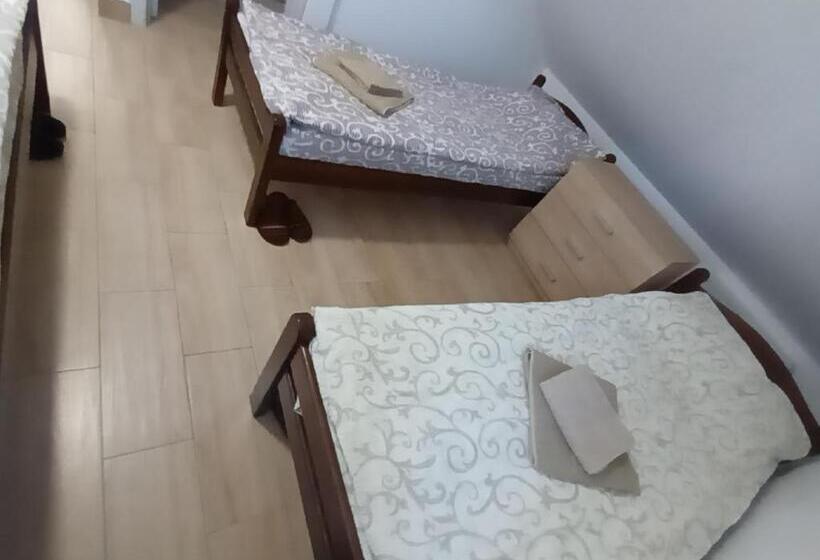 هاستل Apartmani Maja 2