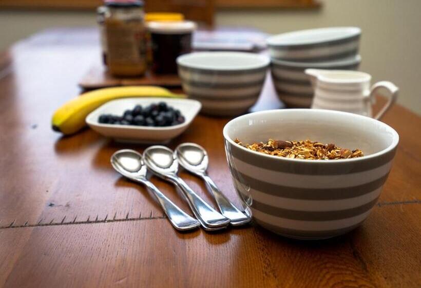 تختخواب و صبحانه Number41 Bed + Breakfast