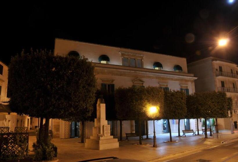 تختخواب و صبحانه Palazzo Agrusti   Residenza D Epoca