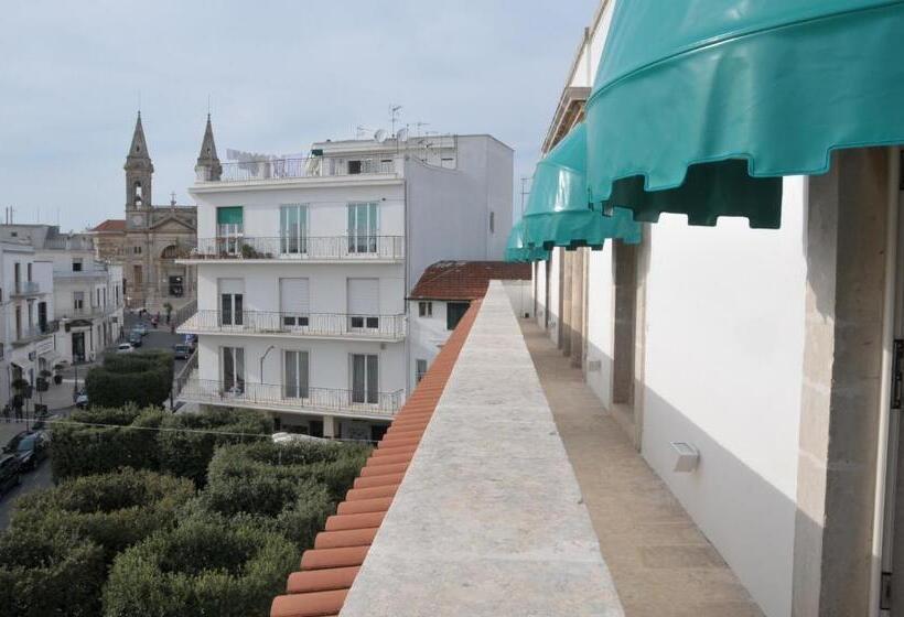 تختخواب و صبحانه Palazzo Agrusti   Residenza D Epoca