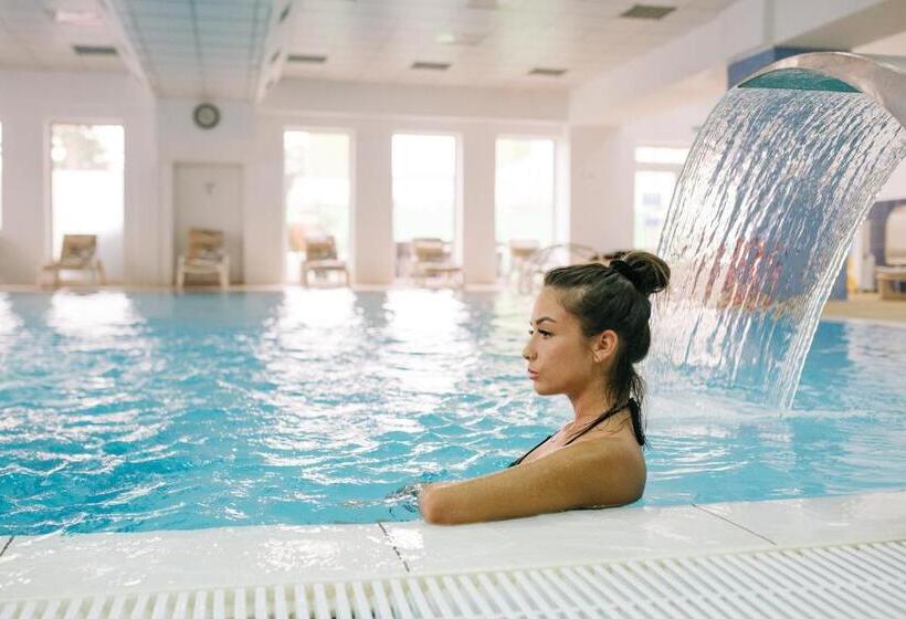 هتل Complex Balnear Cerbul