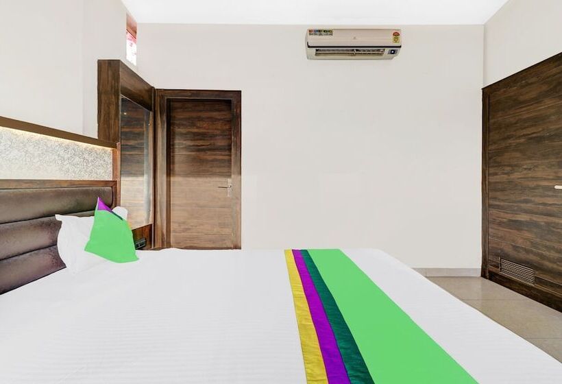 Itsy Hotels Anjali Mahal 500, Mtrs From Mathura Railway Station