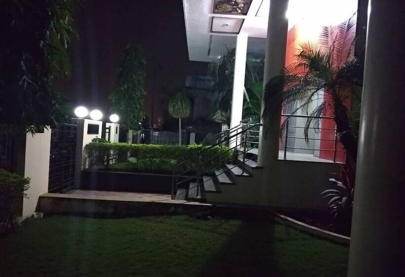 호텔 Jk Rooms 122 Shaheen Lodging & Boarding