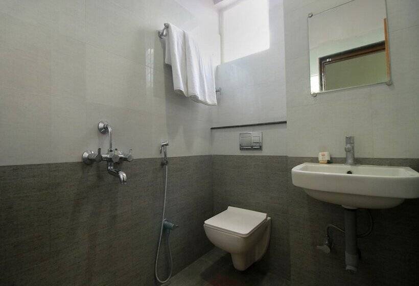 酒店 Kaaranji Residency By Oyo Rooms