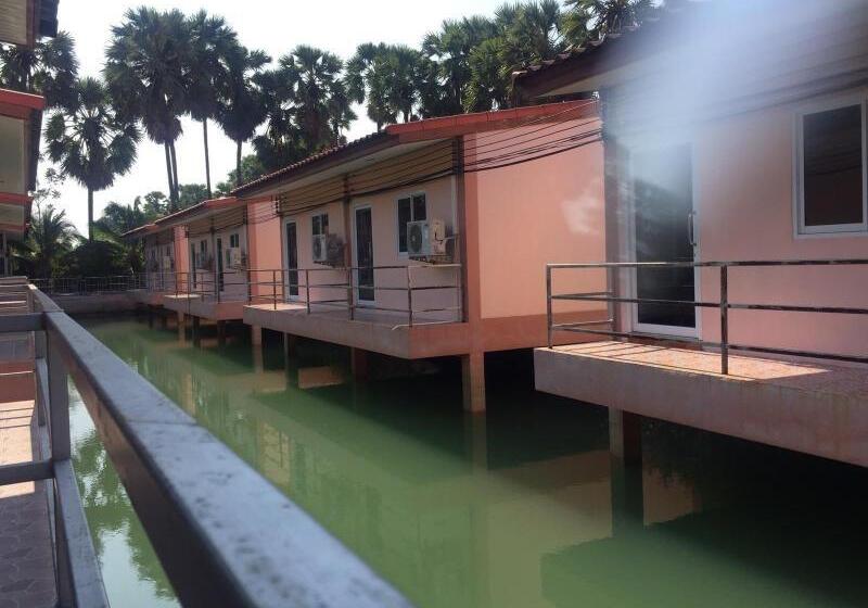 هتل Palm Payom Village Resort