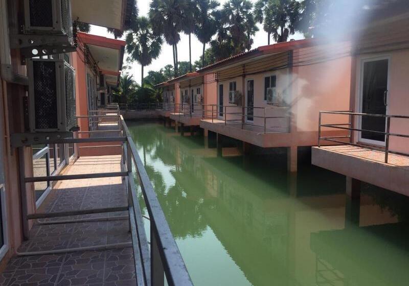 هتل Palm Payom Village Resort