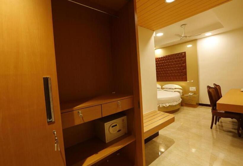 酒店 Ravikiran Alibaug