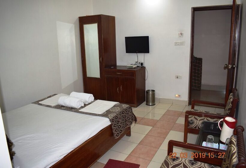 בית מלון כפרי The Centre Square