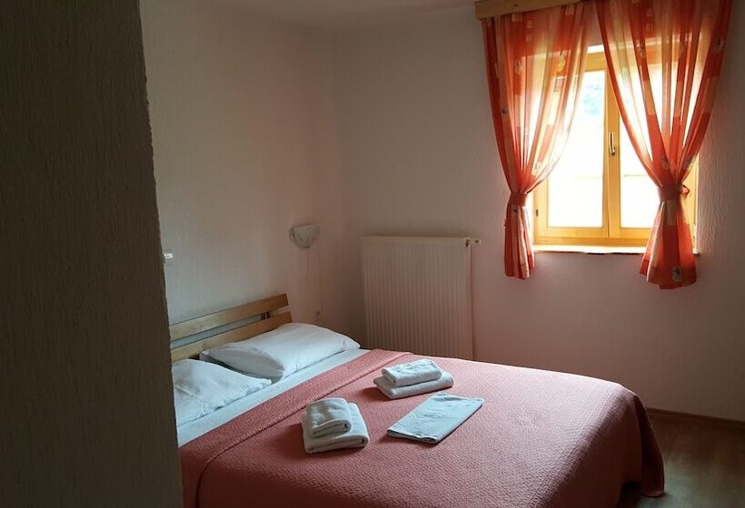 פנסיון Guest House Plitvice Waterfall