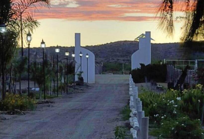 ペンション Ou Skool Guesthouse