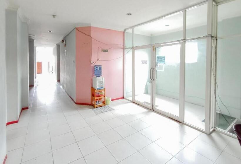 پانسیون Reddoorz Syariah Near Q Mall Banjarbaru