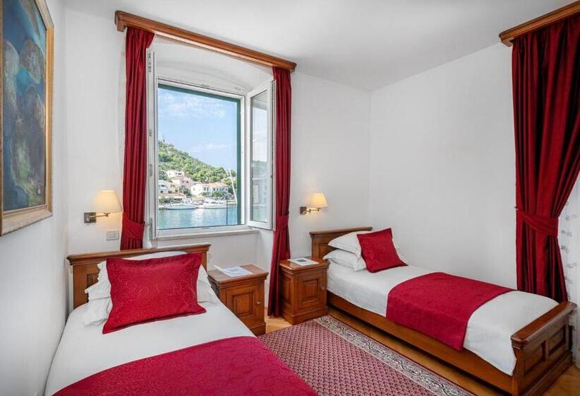 膳宿费 Rooms With A Swimming Pool Tisno, Murter   3219