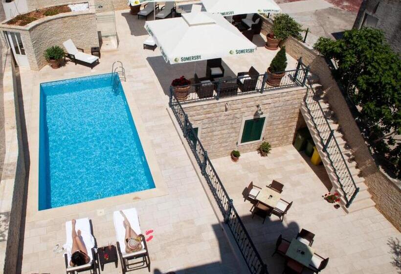 膳宿费 Rooms With A Swimming Pool Tisno, Murter   3219