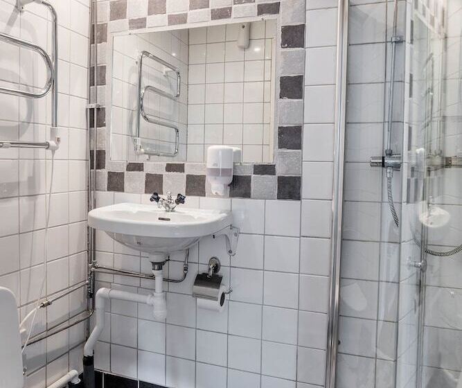 بنسيون Värdshuset I Motala