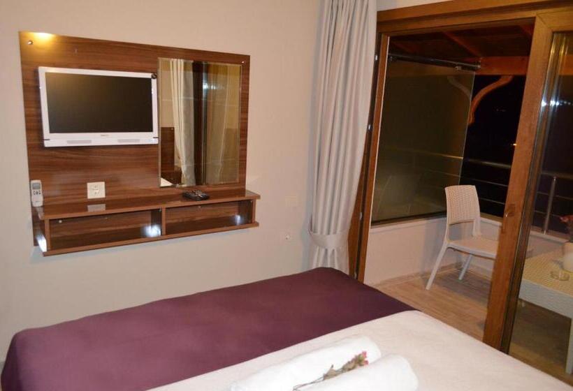 Ada Palas Otel