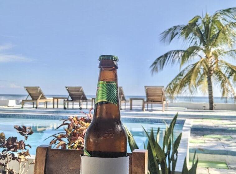 فندق Costa Oeste