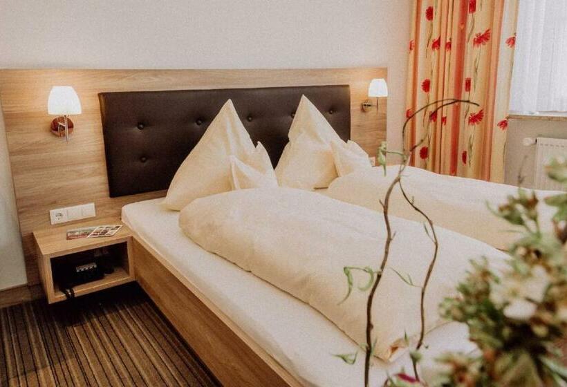 هتل Haus Maria