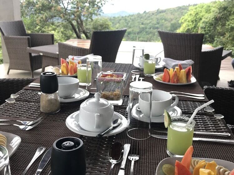 فندق Treehouse Chalets