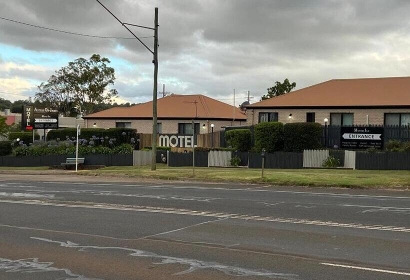 מוטל Asters On James Motor Inn