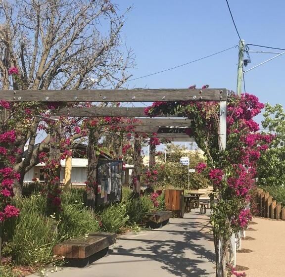 汽车旅馆  Golden West Motor Inn
