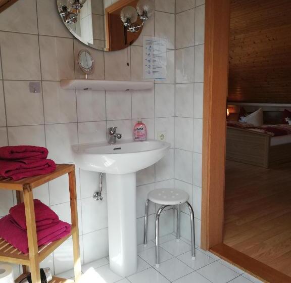 پانسیون Am Waldrand Spreewald