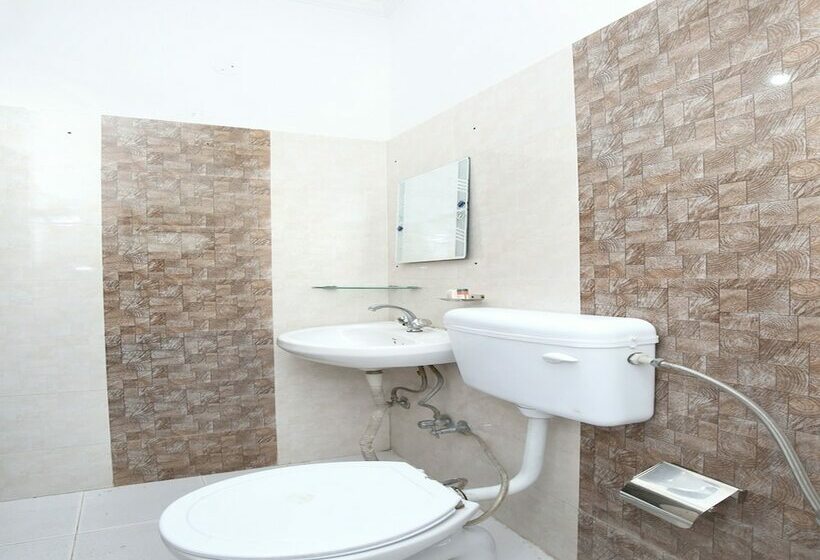 펜션 Satyam Home Stay By Oyo Rooms