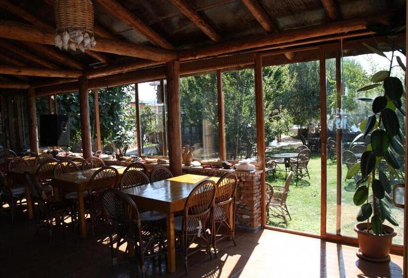 Uysallar Koy Evi