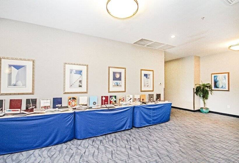 هتل Bay Watch Resort