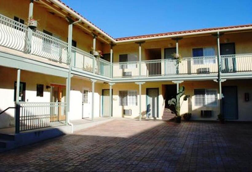 هتل Bella Capri Inn And Suites