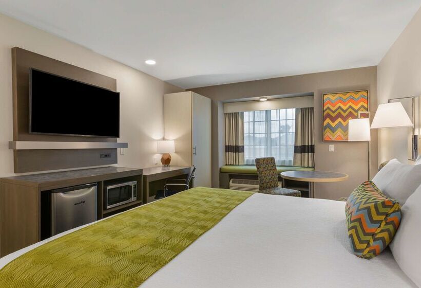 هتل Best Western Plus Yuma Foothills Inn & Suites