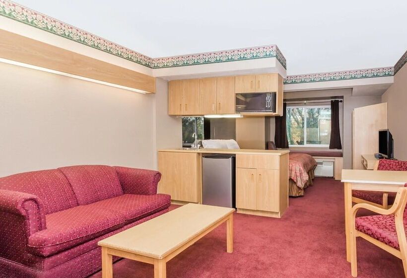 Boarders Inn & Suites By Cobblestone Hotels   Brush
