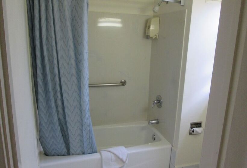 فندق Discovery Inn Monterey Bay