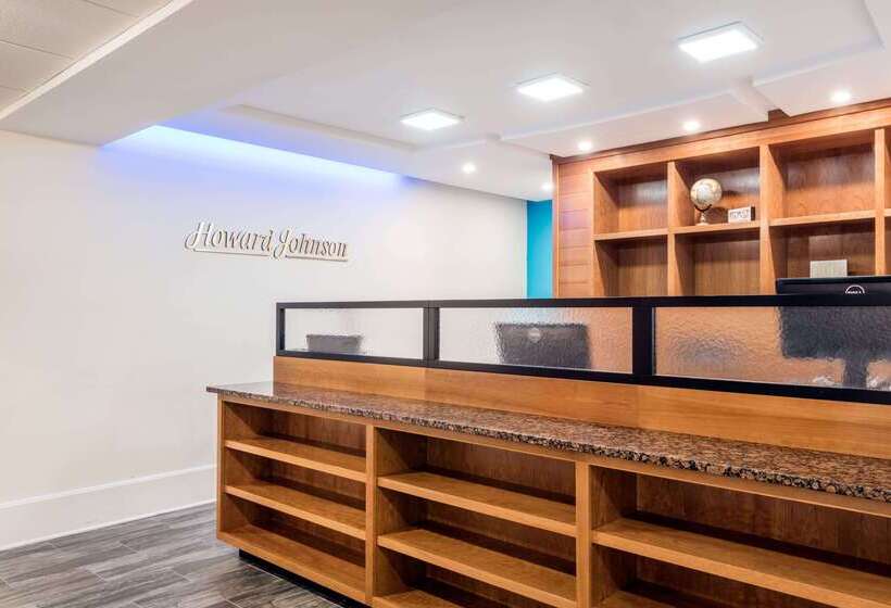 هتل Howard Johnson By Wyndham Quincy/ Boston