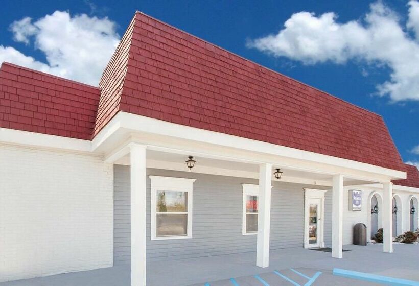 בית מלון כפרי Imperial Inn Grand Blanc