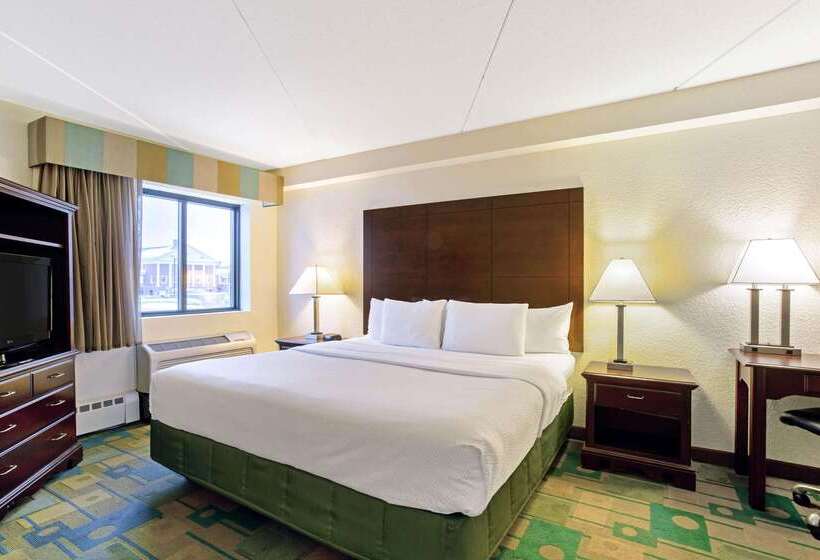 בית מלון כפרי La Quinta By Wyndham Boston Somerville