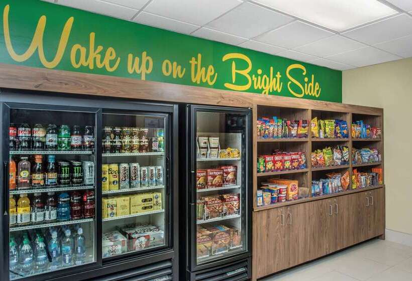 فندق La Quinta By Wyndham Moscow Pullman